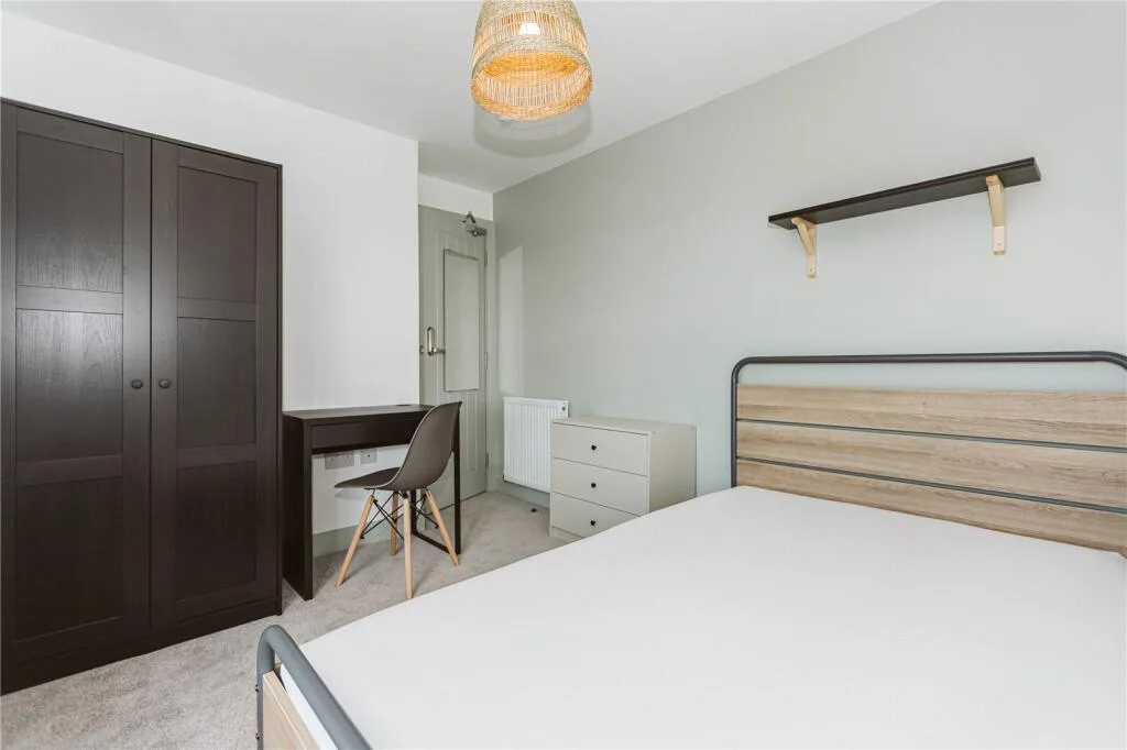 6 bedroom terraced house for rent