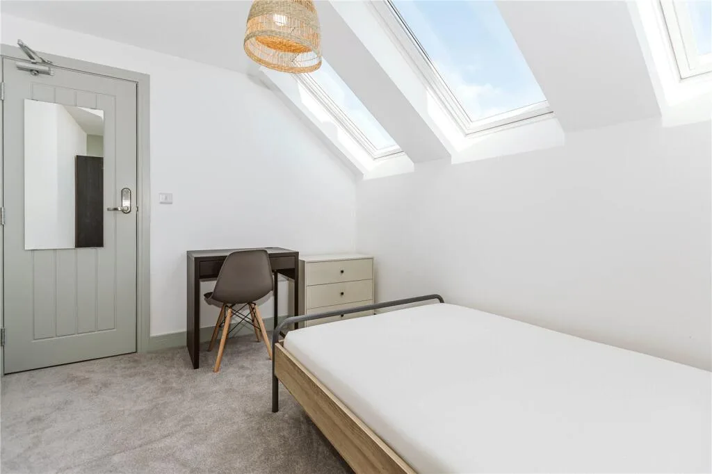 6 bedroom terraced house for rent