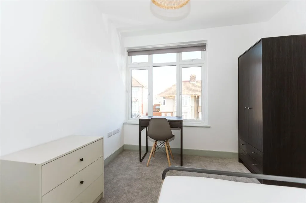 6 bedroom terraced house for rent