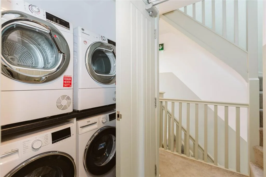 6 bedroom terraced house for rent