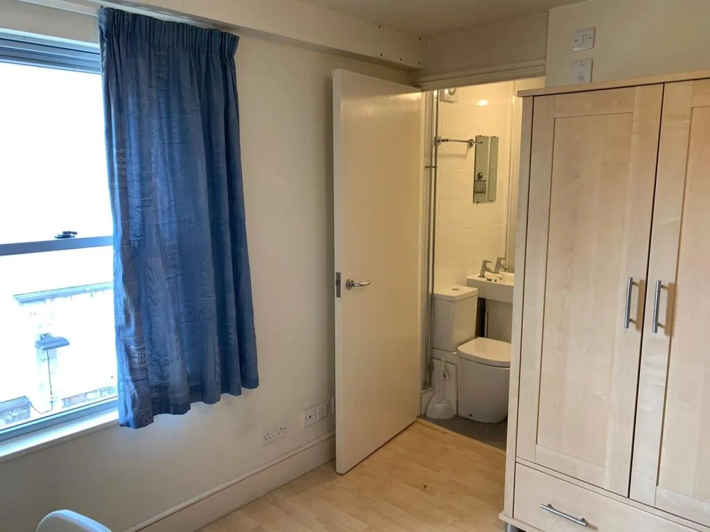 6 bedroom apartment for rent