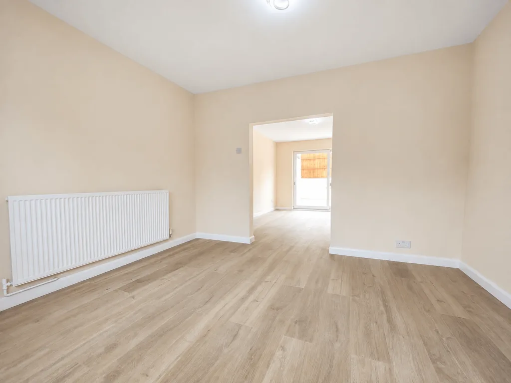 3 bedroom end of terrace house for rent