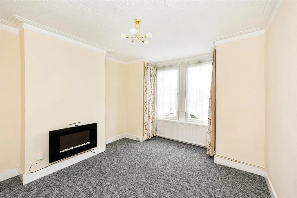 3 bedroom maisonette for rent