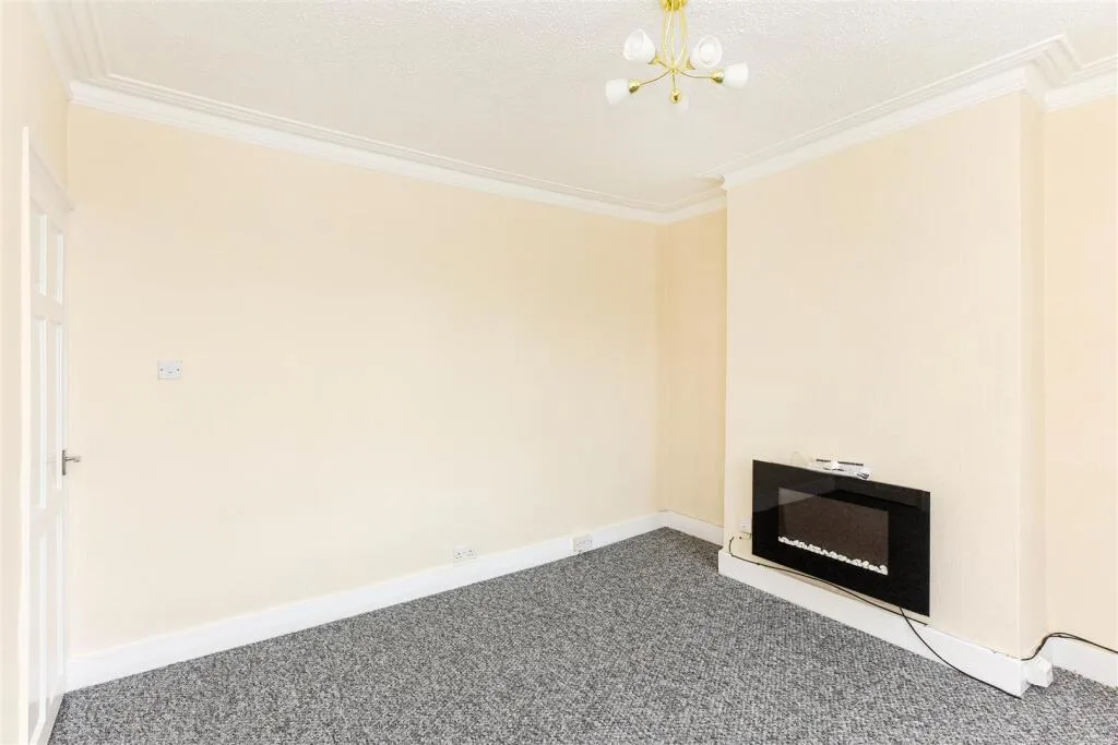 3 bedroom maisonette for rent
