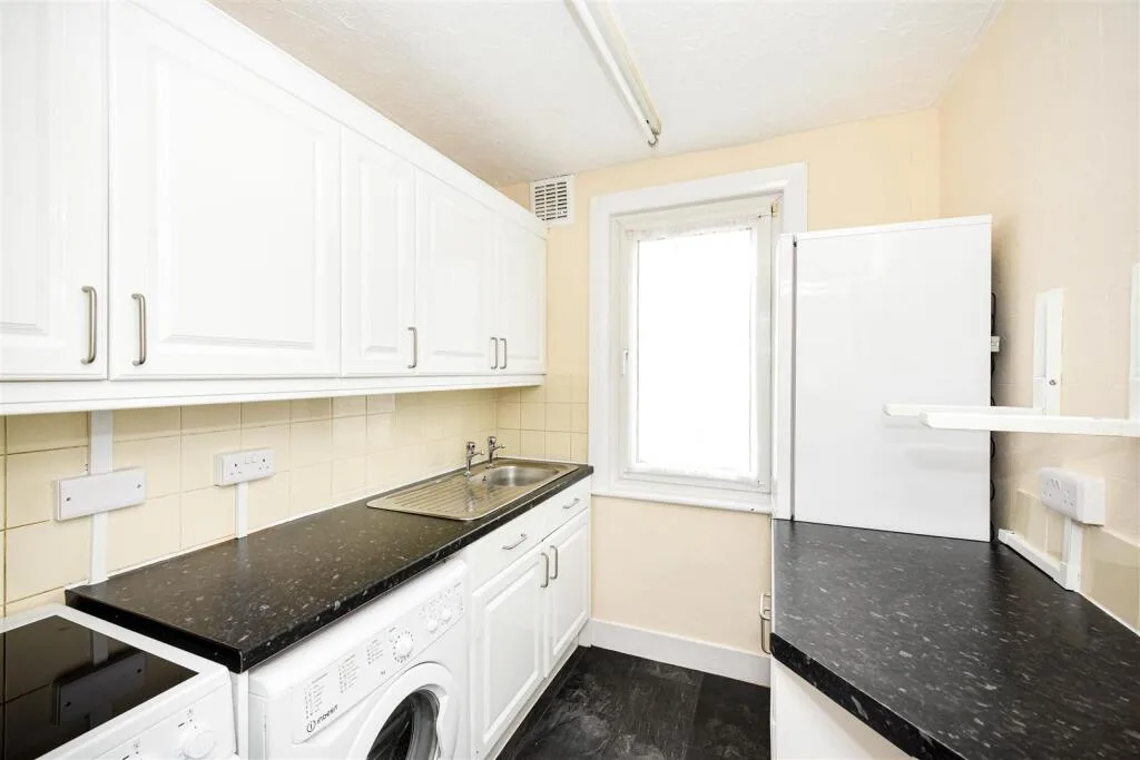 3 bedroom maisonette for rent