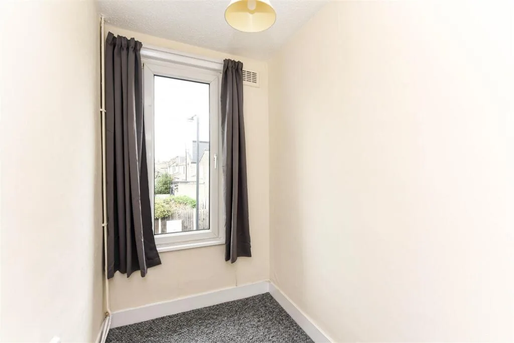 3 bedroom maisonette for rent