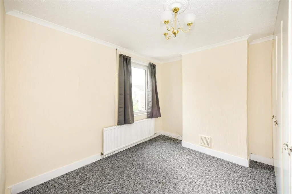 3 bedroom maisonette for rent