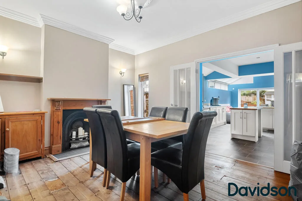 4 bedroom semi-detached house for rent