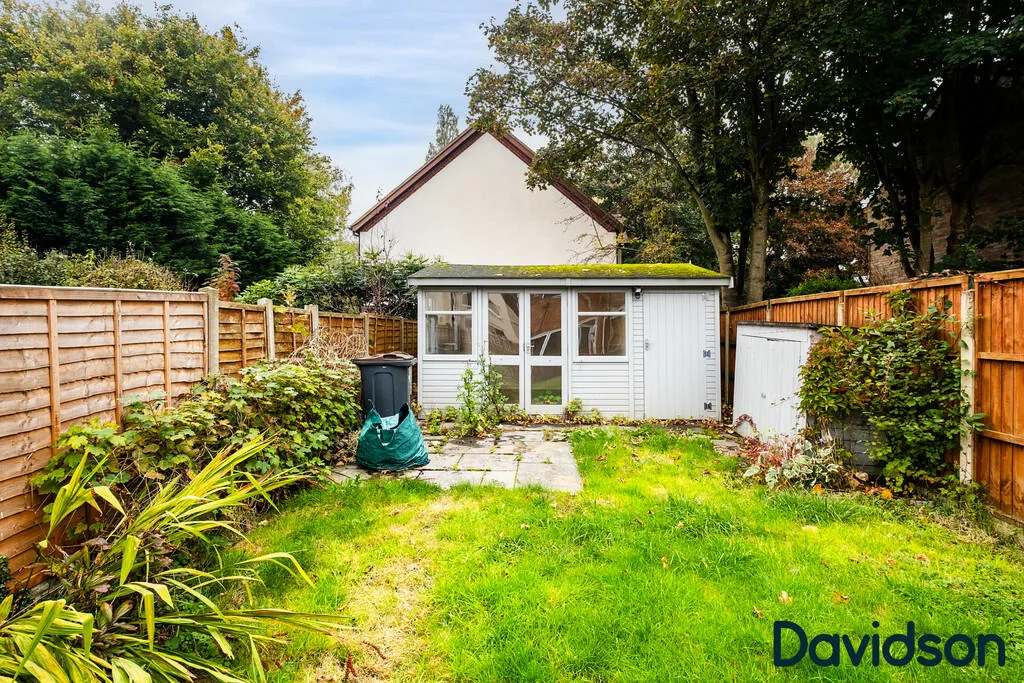 4 bedroom semi-detached house for rent
