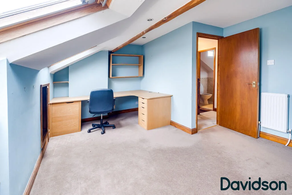4 bedroom semi-detached house for rent