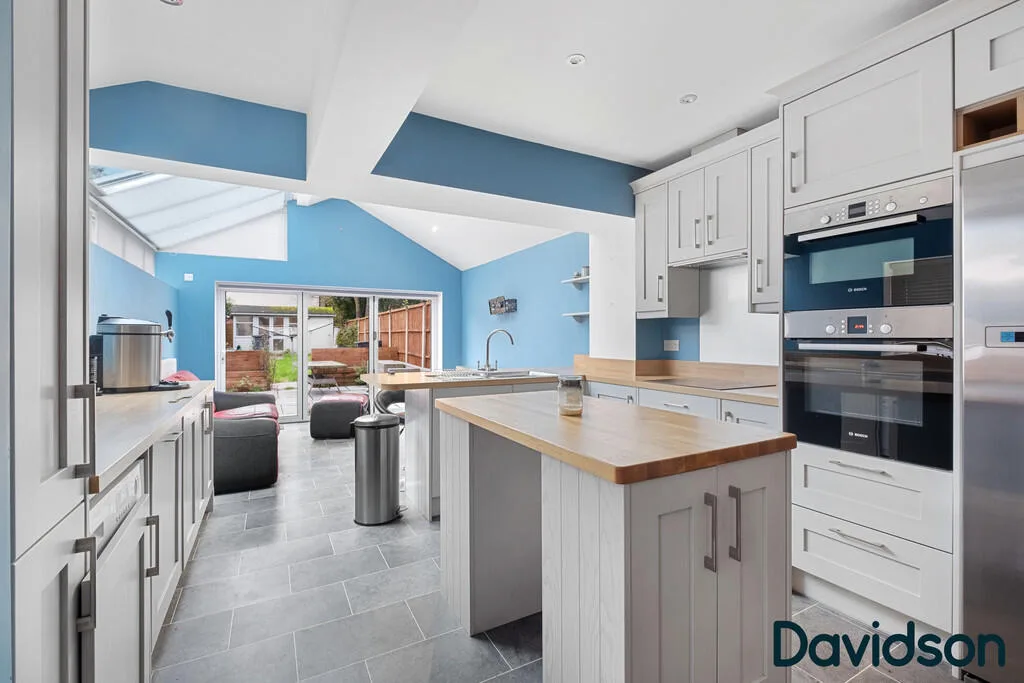 4 bedroom semi-detached house for rent