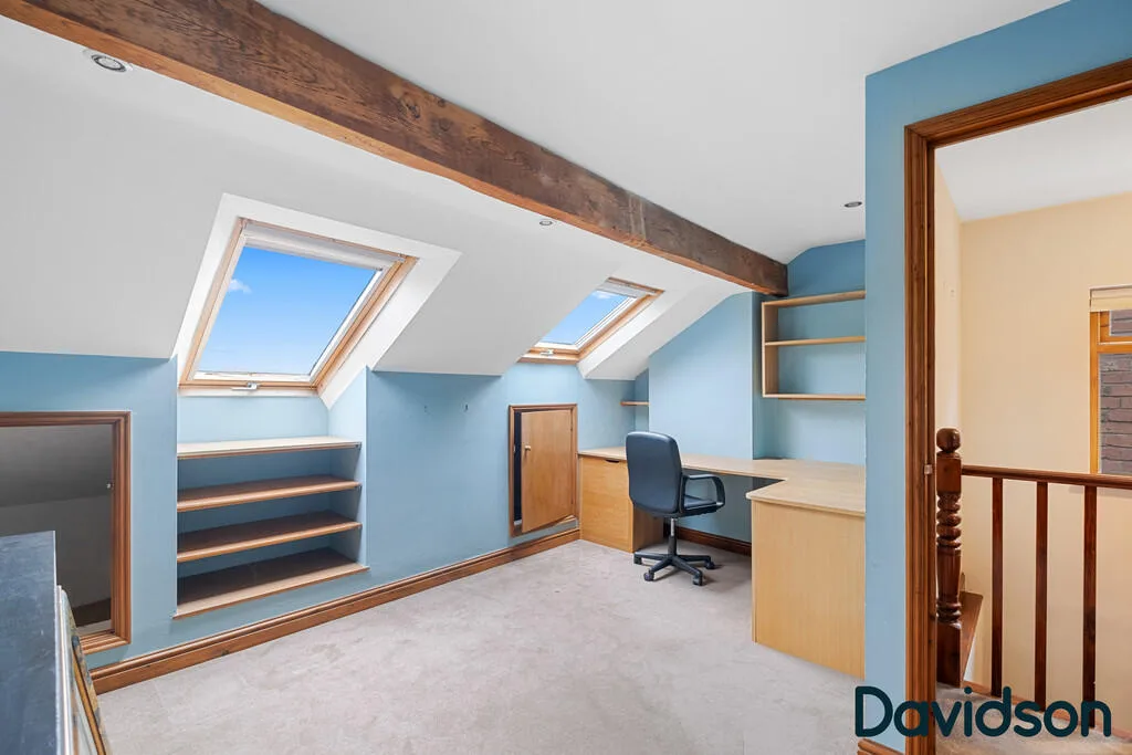 4 bedroom semi-detached house for rent