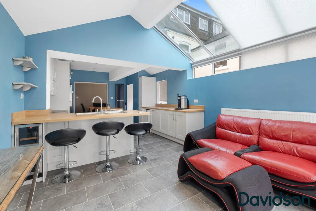 4 bedroom semi-detached house for rent