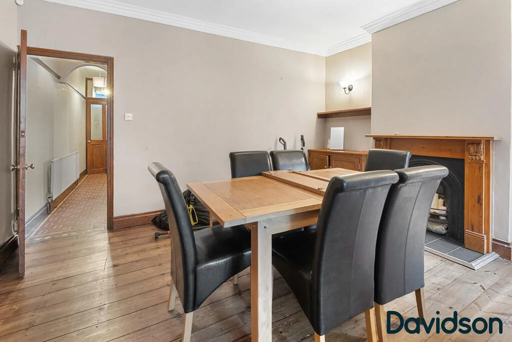 4 bedroom semi-detached house for rent