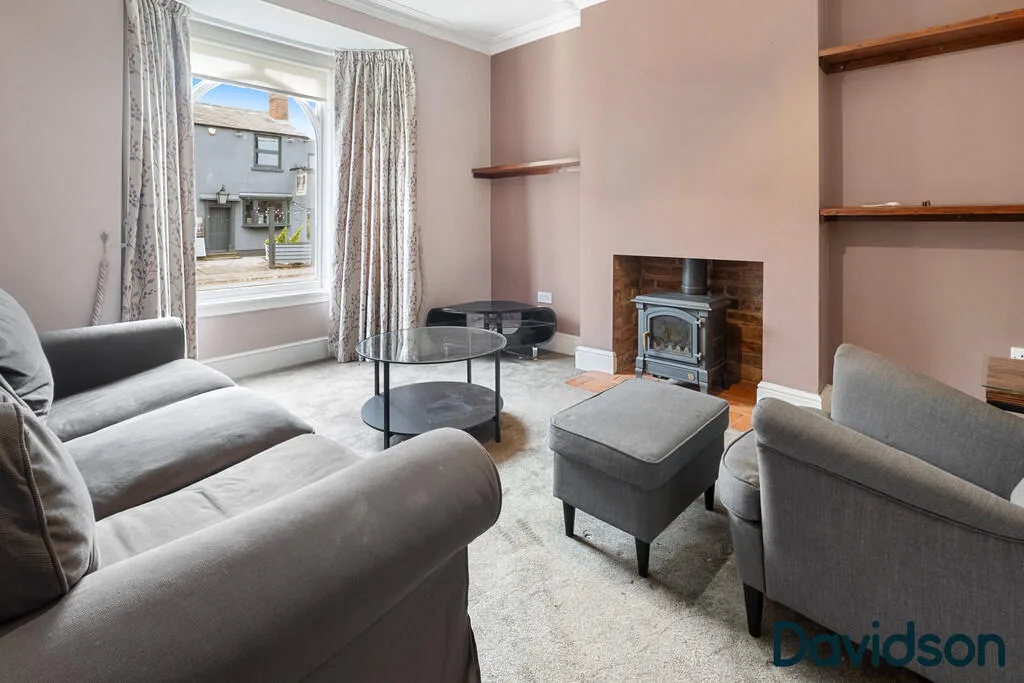 4 bedroom semi-detached house for rent
