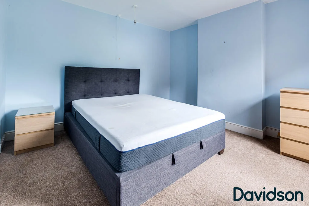 4 bedroom semi-detached house for rent