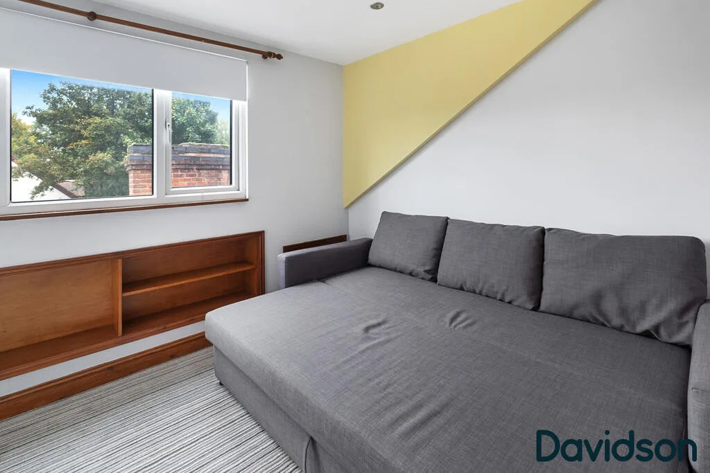 4 bedroom semi-detached house for rent