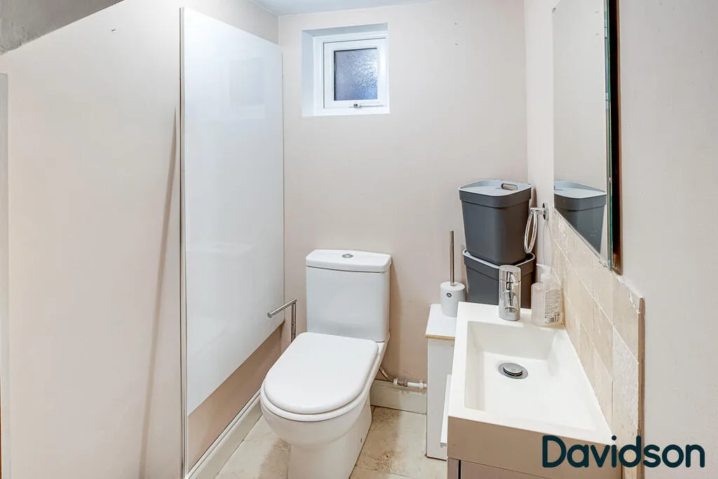 4 bedroom semi-detached house for rent