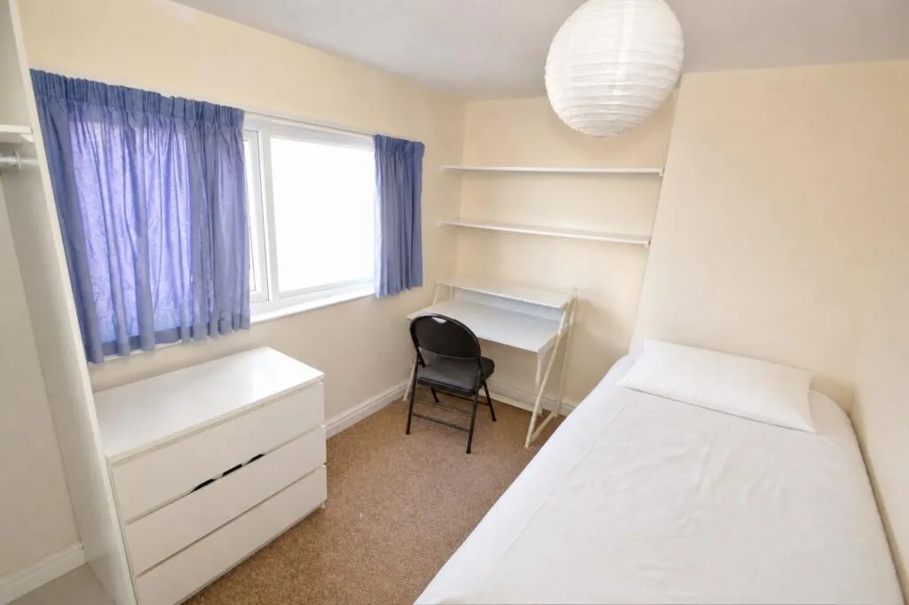 5 bedroom house for rent