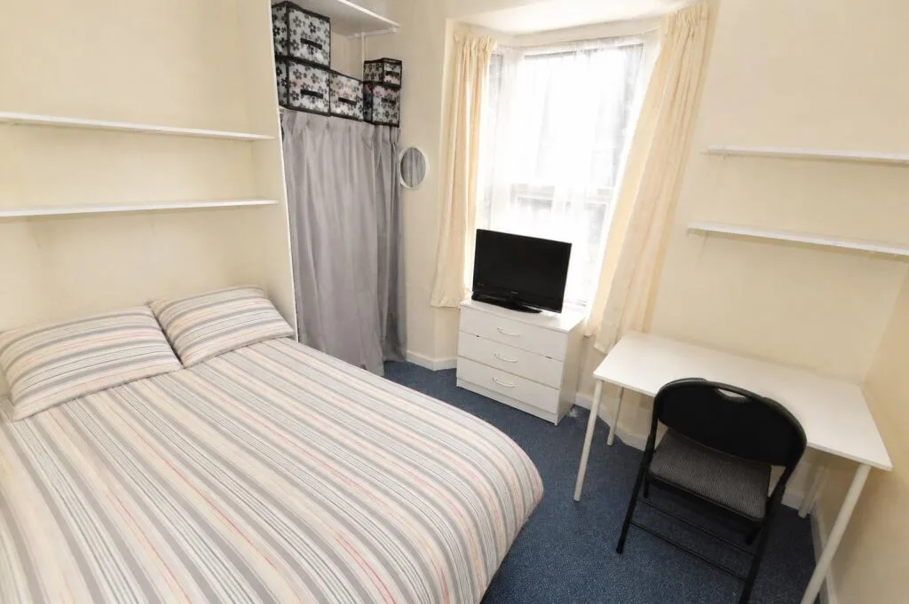 5 bedroom house for rent