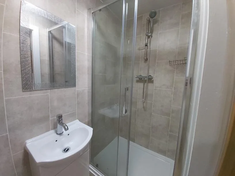 6 bedroom terraced house for rent