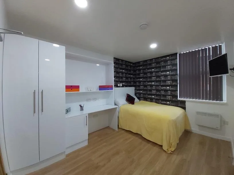 6 bedroom terraced house for rent