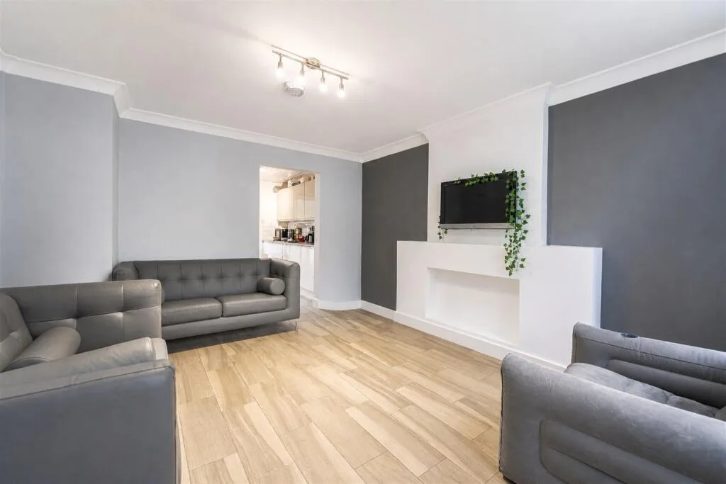 4 bedroom detached house for rent