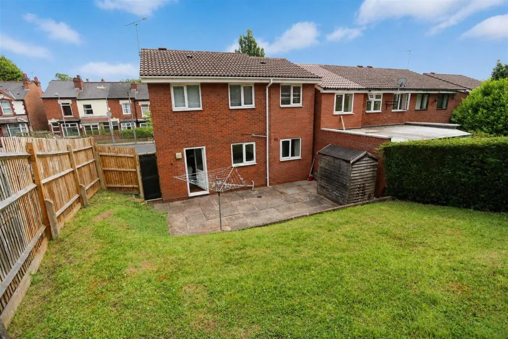 4 bedroom detached house for rent
