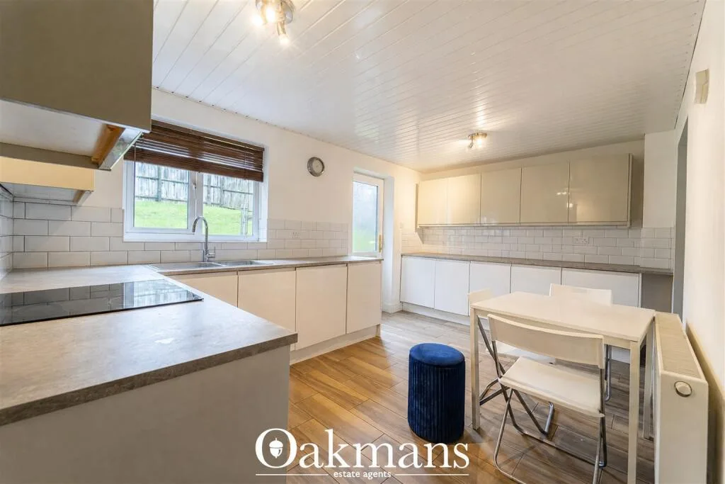 4 bedroom detached house for rent