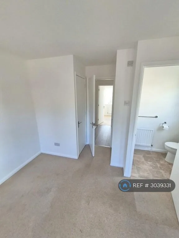 2 bedroom semi-detached house for rent