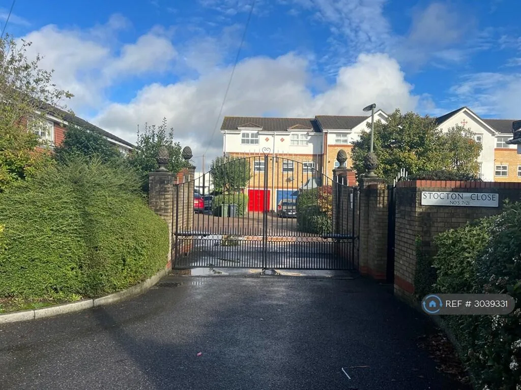 2 bedroom semi-detached house for rent