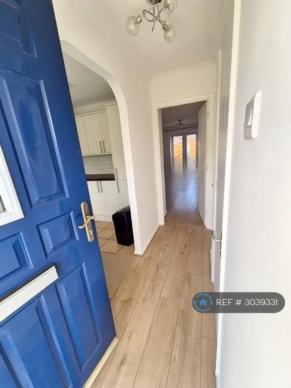 2 bedroom semi-detached house for rent