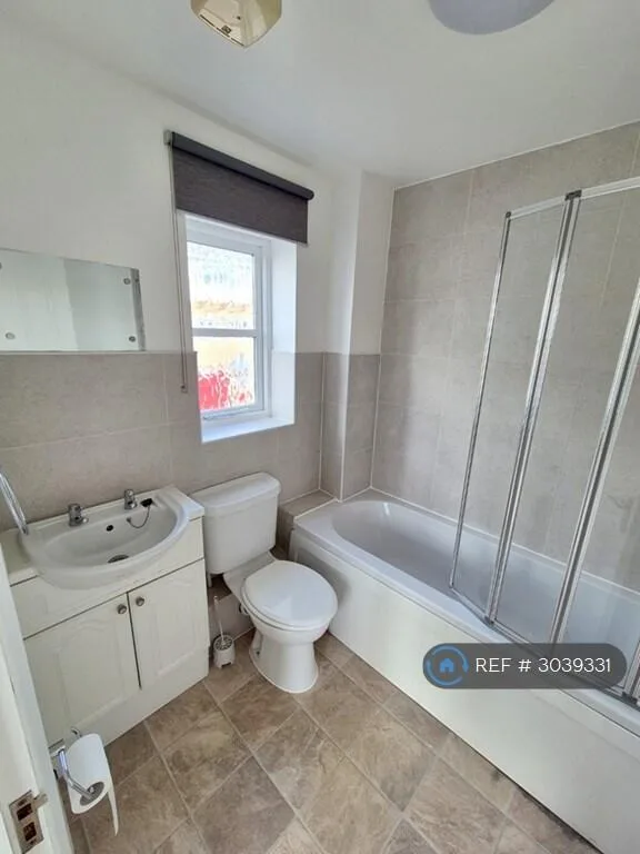 2 bedroom semi-detached house for rent