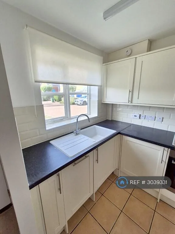 2 bedroom semi-detached house for rent