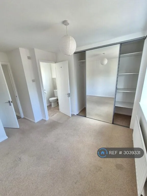 2 bedroom semi-detached house for rent