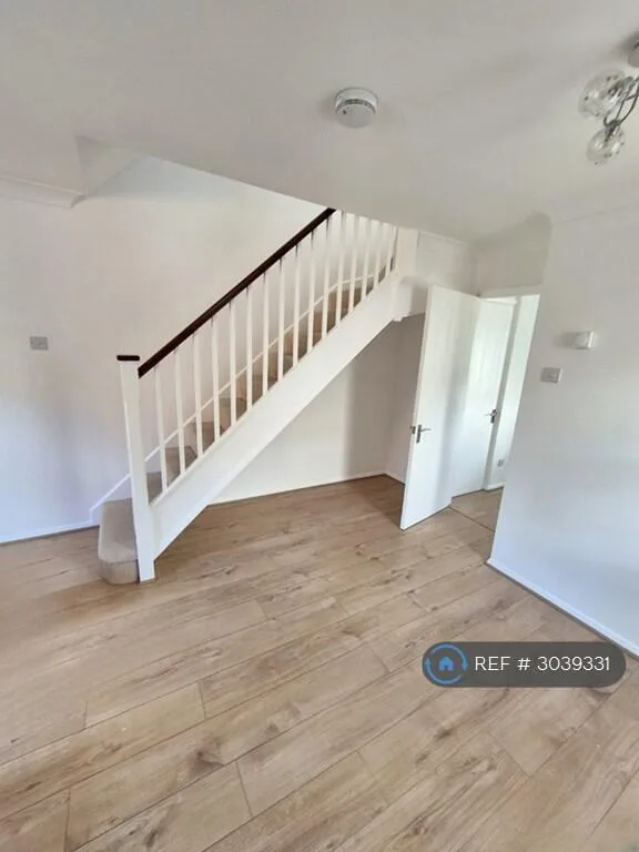2 bedroom semi-detached house for rent