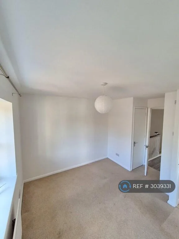 2 bedroom semi-detached house for rent