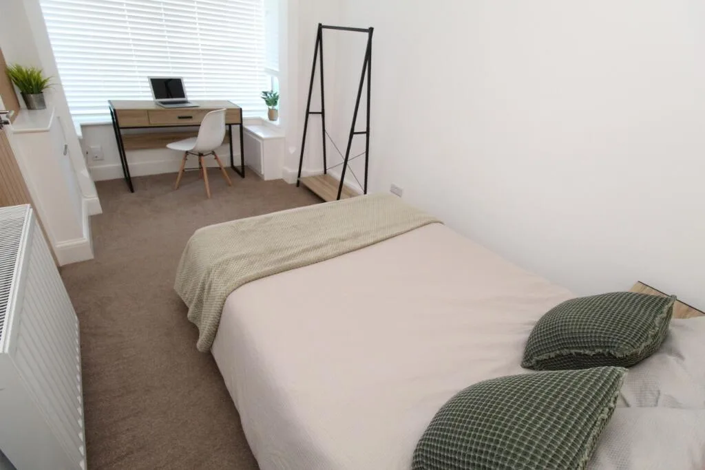 5 bedroom detached house for rent