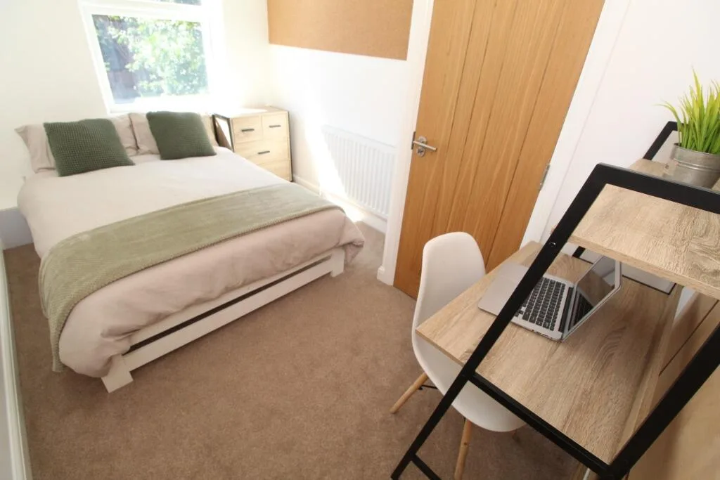 5 bedroom detached house for rent