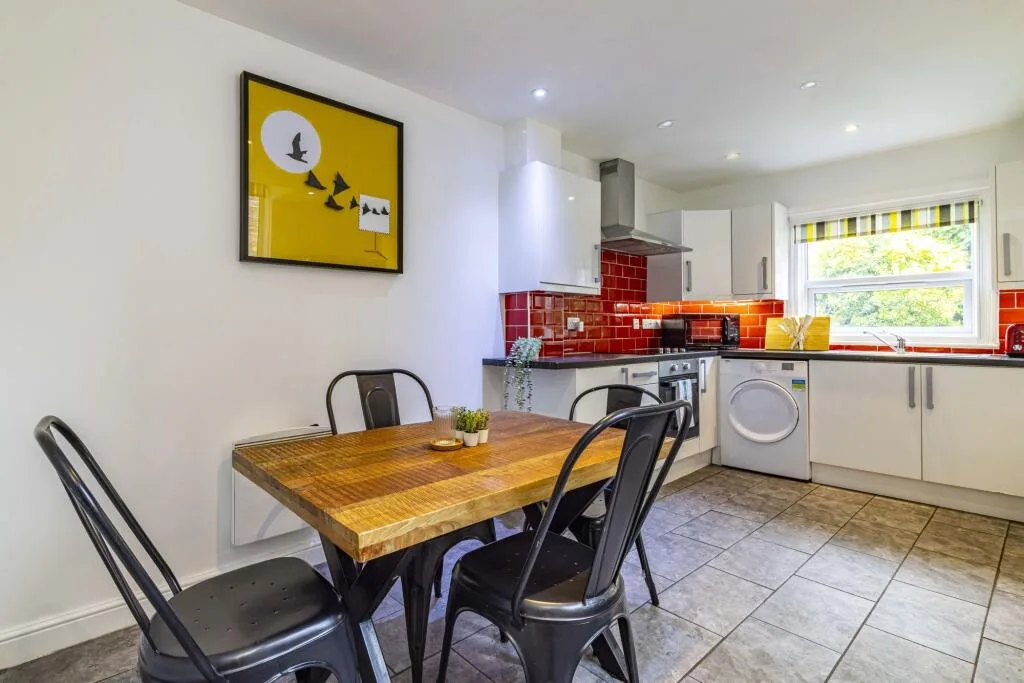 6 bedroom house of multiple occupation for rent