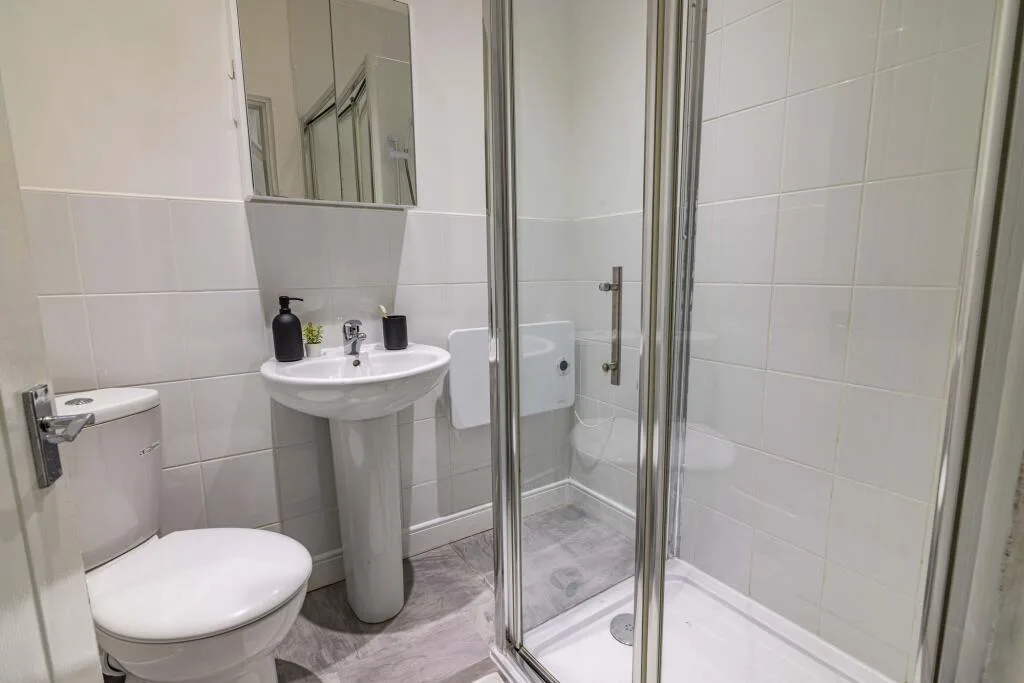 6 bedroom house of multiple occupation for rent