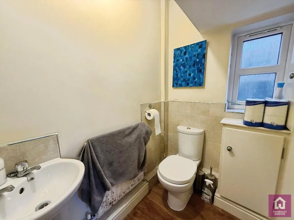 6 bedroom semi-detached house for rent