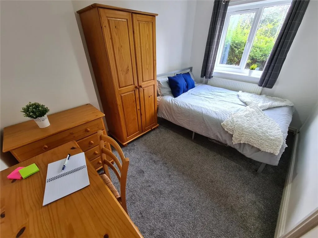 6 bedroom town house for rent