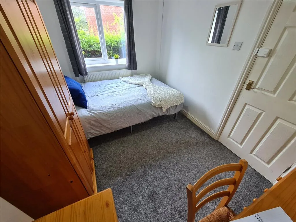 6 bedroom town house for rent