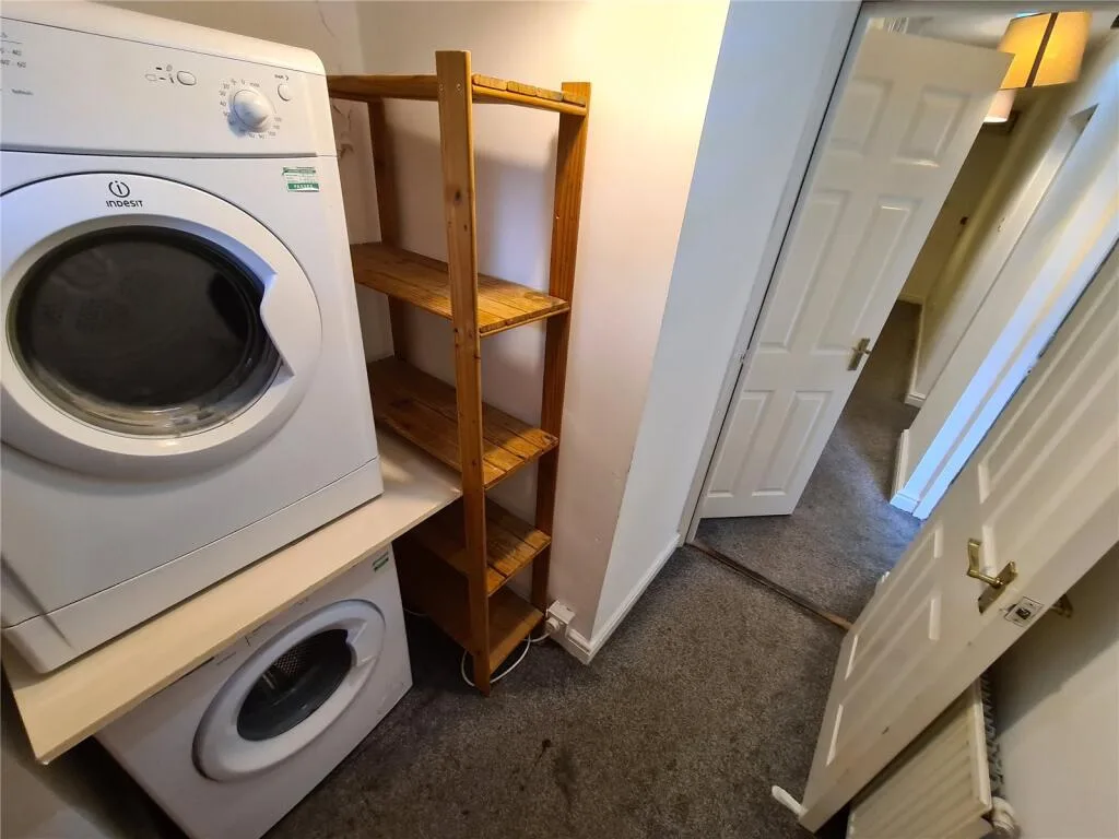 6 bedroom town house for rent