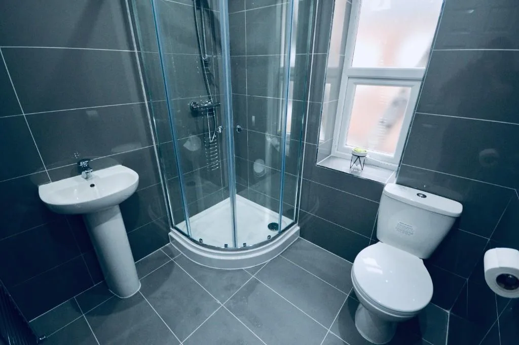 7 bedroom terraced house for rent