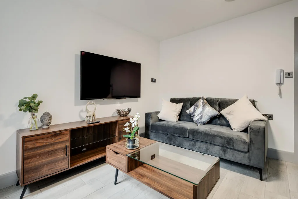 6 bedroom terraced house for rent