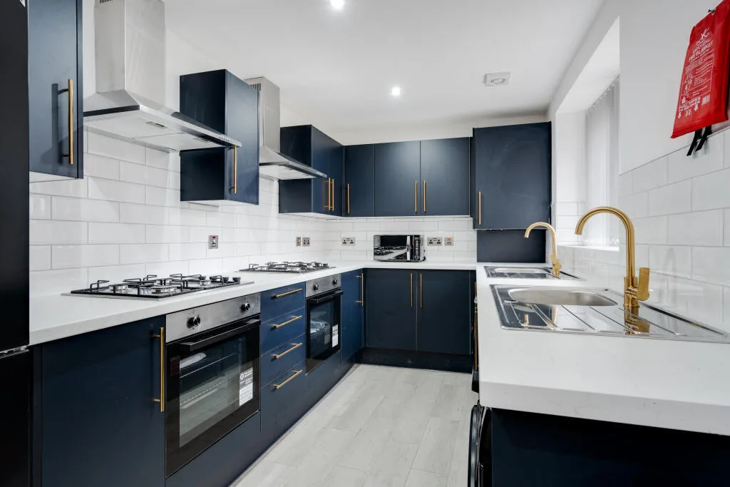 6 bedroom terraced house for rent