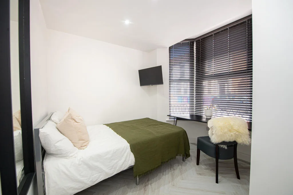 6 bedroom terraced house for rent