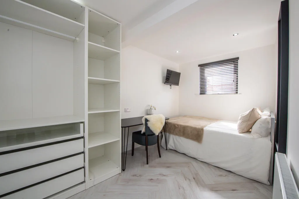 6 bedroom terraced house for rent